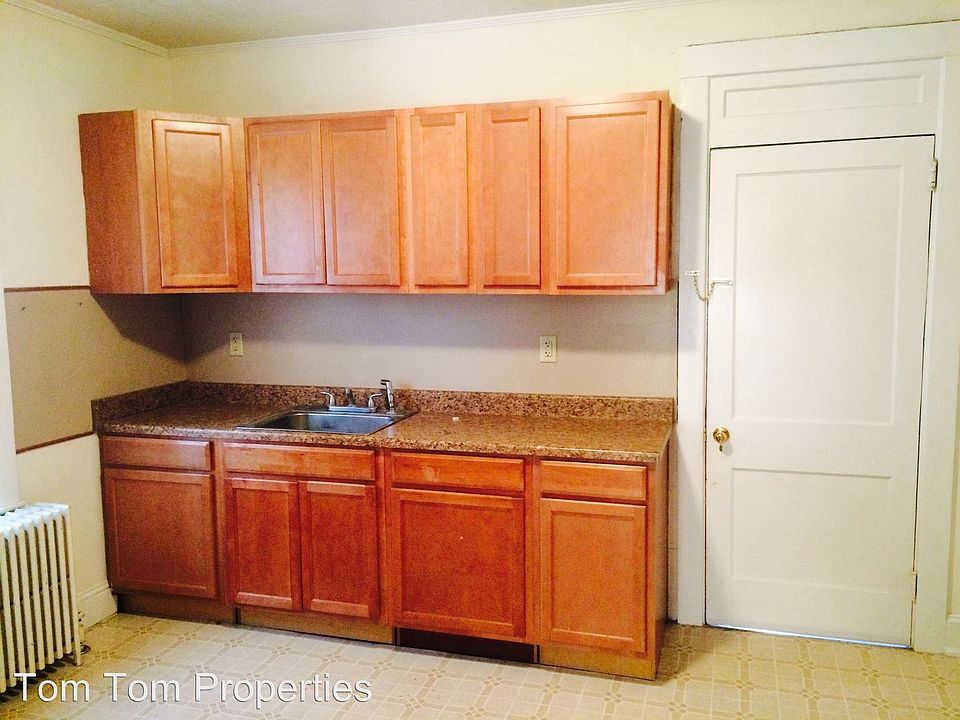 1st image of 5 Eastman Ave APT 2