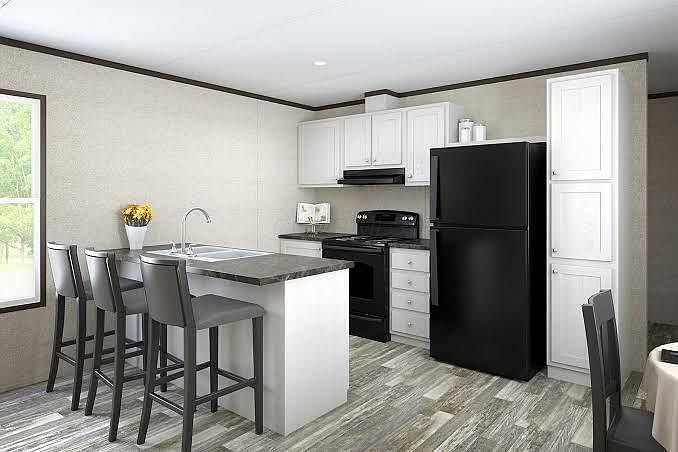 2nd image of 1023 Tiffin St #33