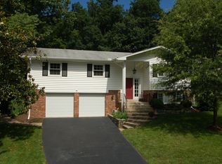 6108 Lorcom Ct, Springfield, VA 22152