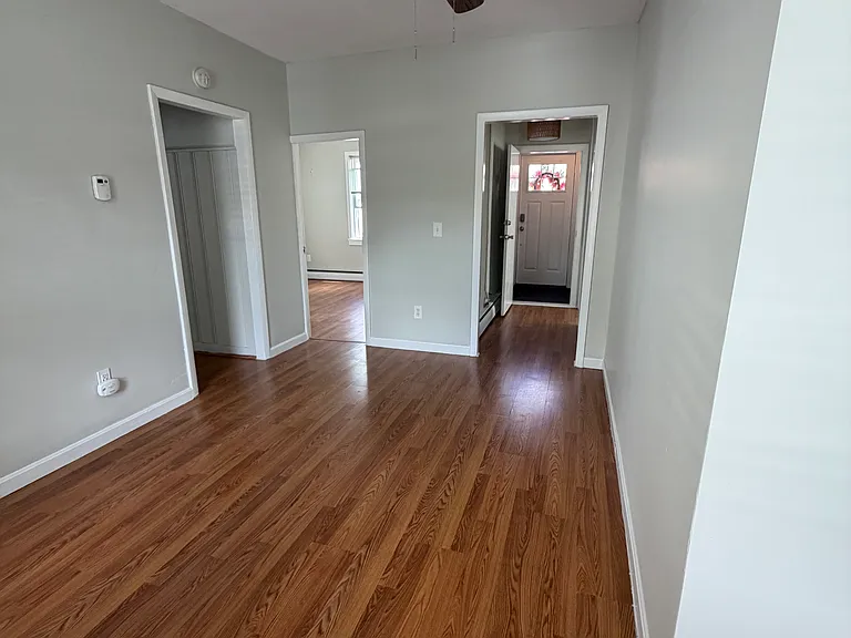 35 Catherine St #1 — Photo 21