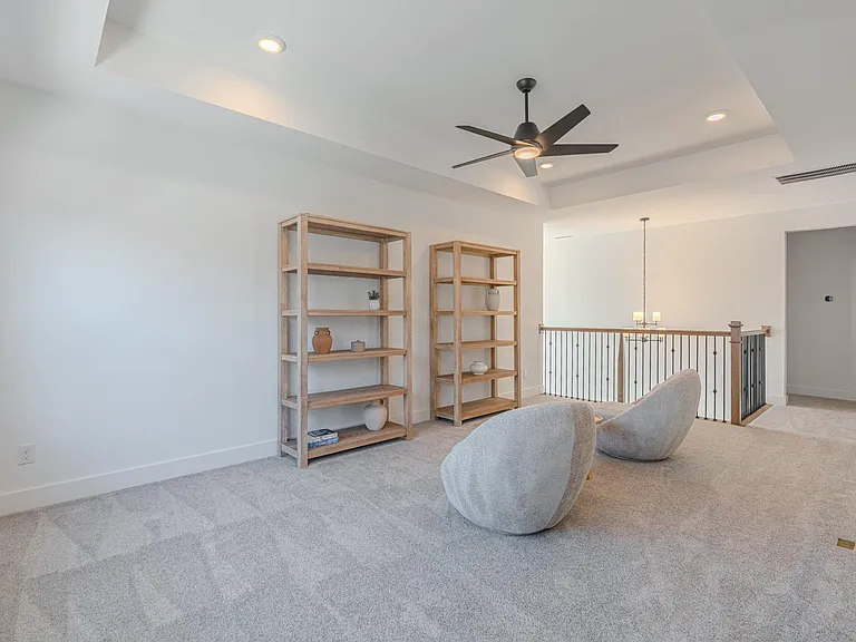 7142 Carriage Light Dr — Photo 37