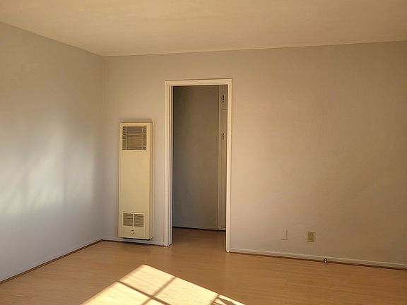 5th image of 2557 Nina St