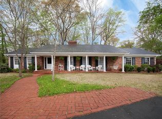 1025 Country Club Rd, Pickens, SC 29671