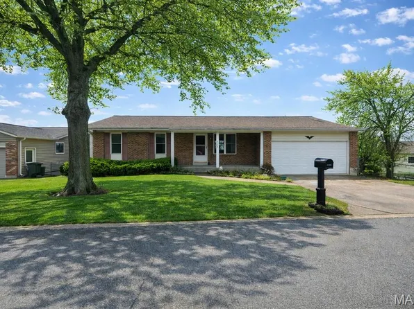 2149 Windemere Dr, Imperial, MO 63052