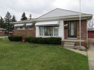 25131 Harmon St, Saint Clair Shores, MI