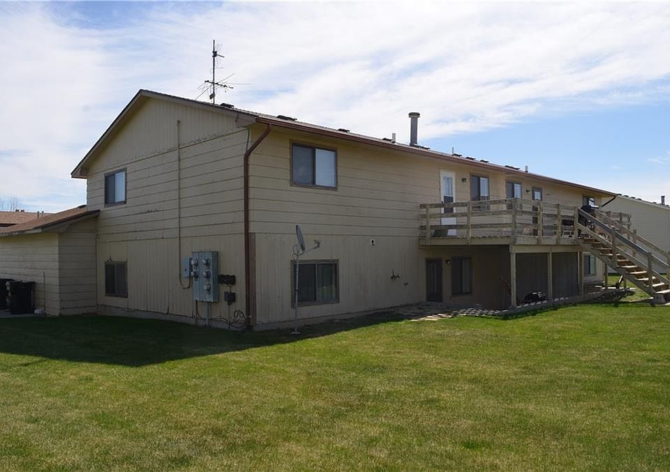 2nd image of 2006 Clubhouse Way