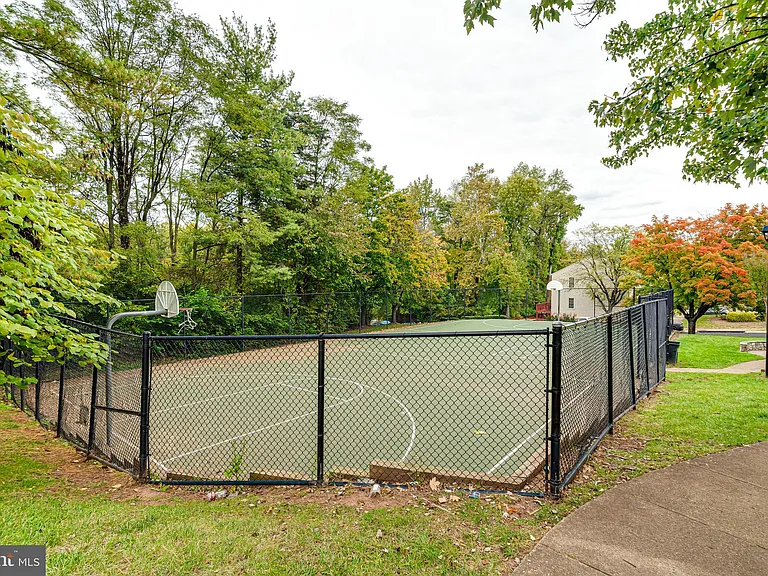 5708 Heritage Crossing Ct — Photo 45