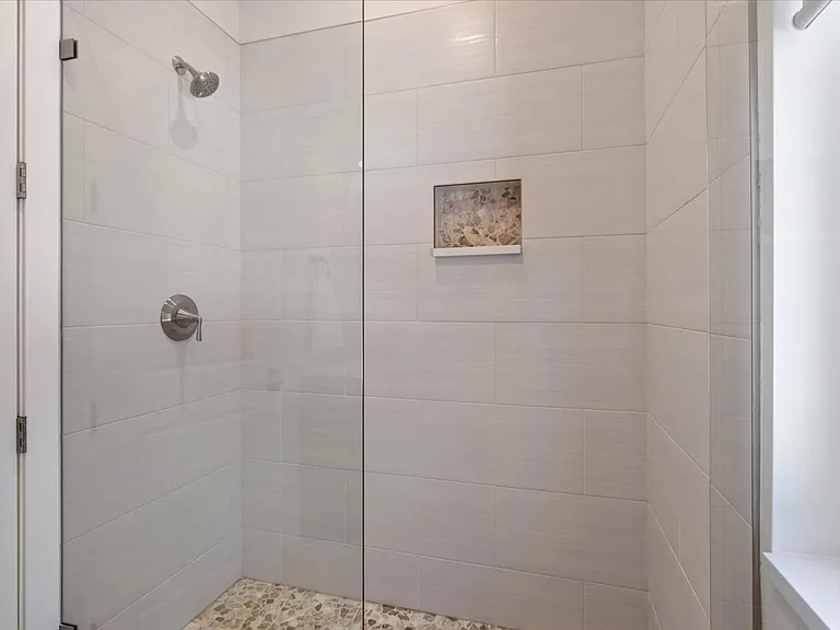 3919 Roberts Point Rd — Photo 34