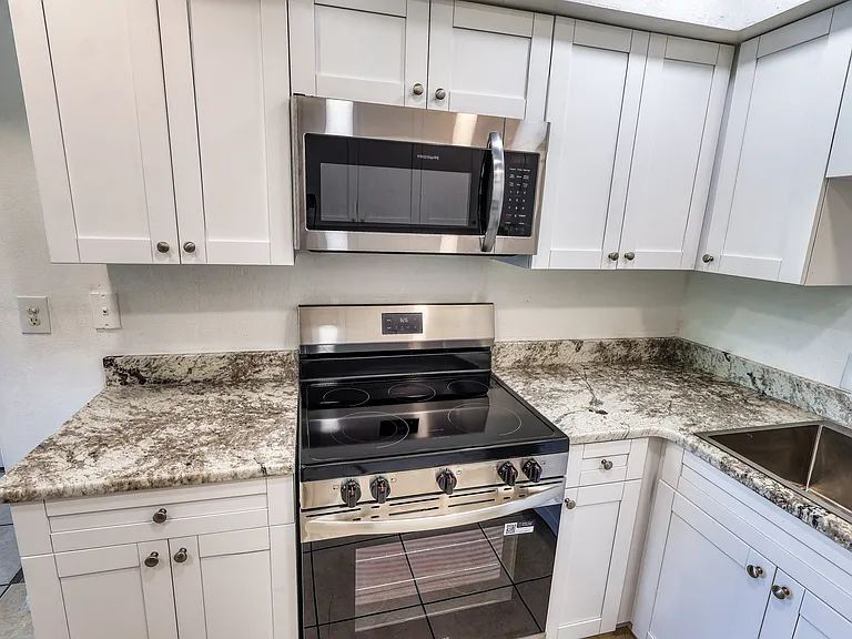 4545 Overlook Dr NE #C — Photo 2