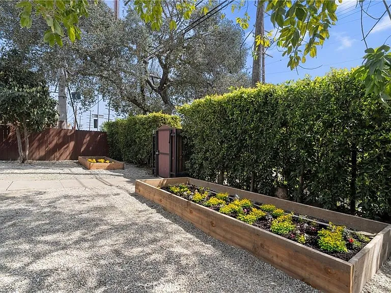 5333 Monte Vista St — Photo 2