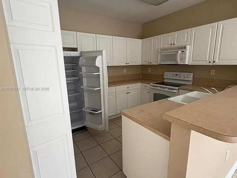 1690 NE 33rd Ave #109-6 — Photo 5