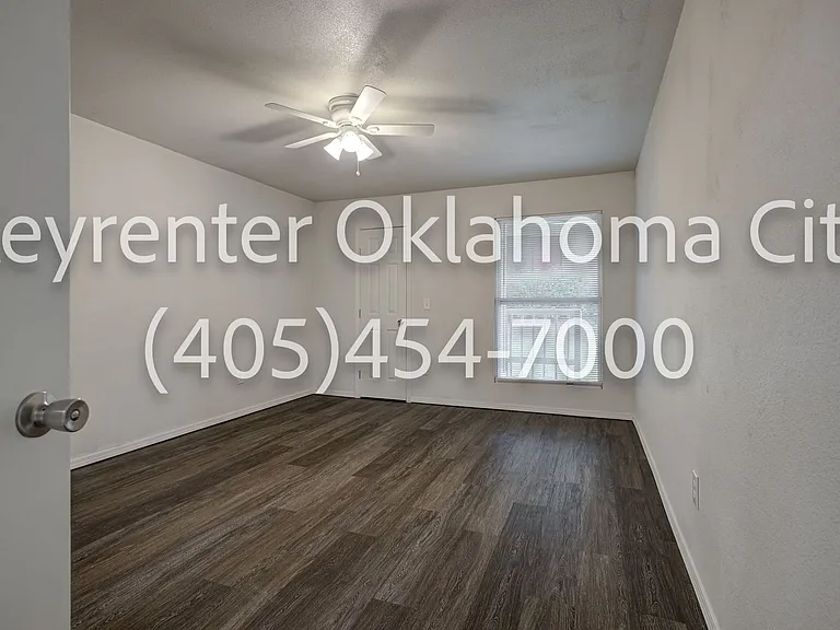 6554 N. Meridian Ave. Townhouse — Photo 18
