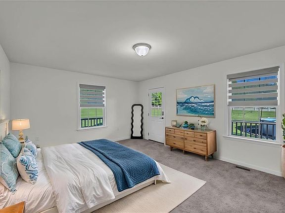 3rd image of 8922 Colonial Trl E