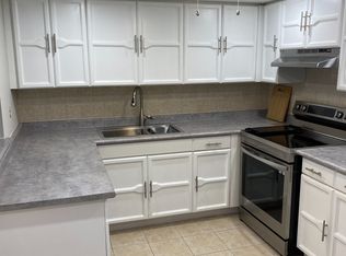 20 Baif Blvd #810, Richmond Hill, ON L4C 8T1