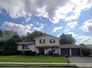 1715 Elmhurst Dr, Whitehall, PA 18052