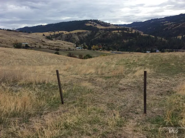 19357 School Rd, Lenore, ID 83541