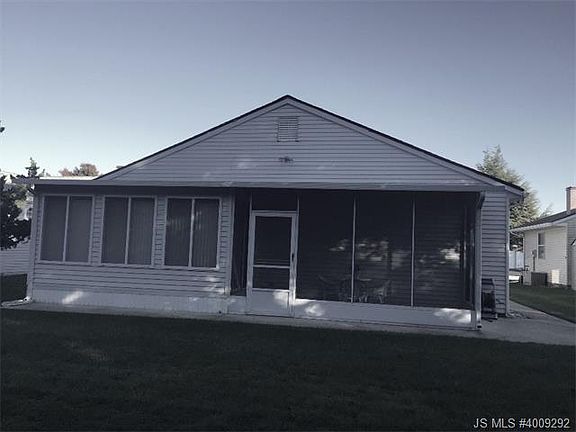 4th image of 128 Paradise Blvd
