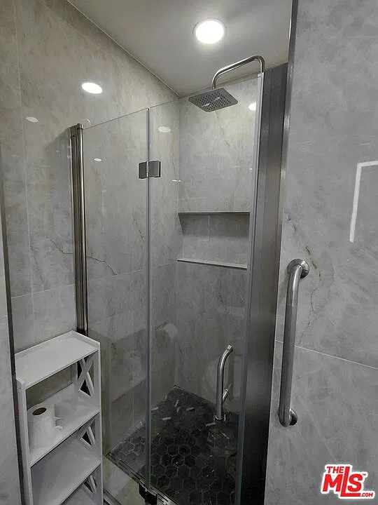 2 bed, 2.0 bath, 1360 sqft, $3,950 — Photo 4