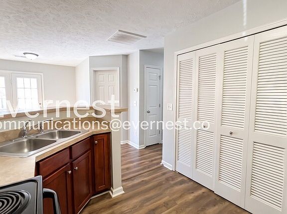 5th image of 3172 Penn Meade Way
