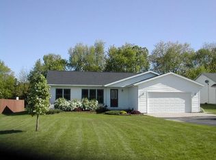 381 E Riverdale Dr, Edgerton, WI 53534
