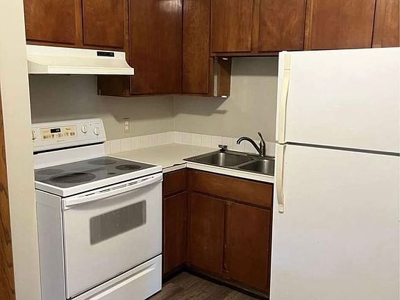 5th image of 607 Chinook Ave SW #4