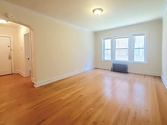 5th image of 5427 W Montrose Ave #S1
