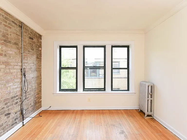 2334.5 N Spaulding Ave #B4 — Photo 8