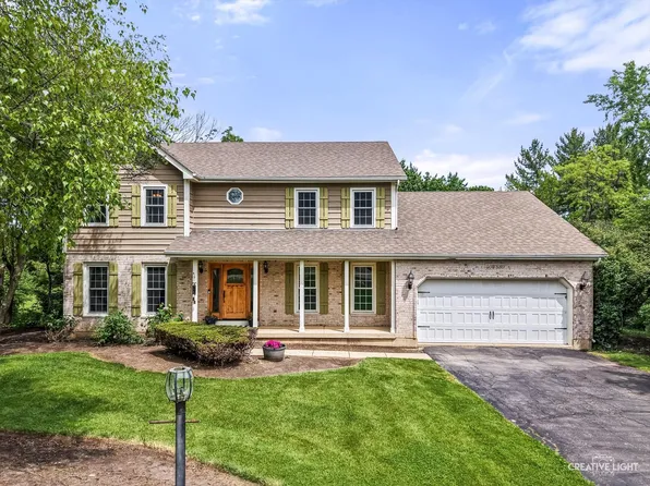 40W880 S Bridle Creek Dr, St Charles, IL 60175