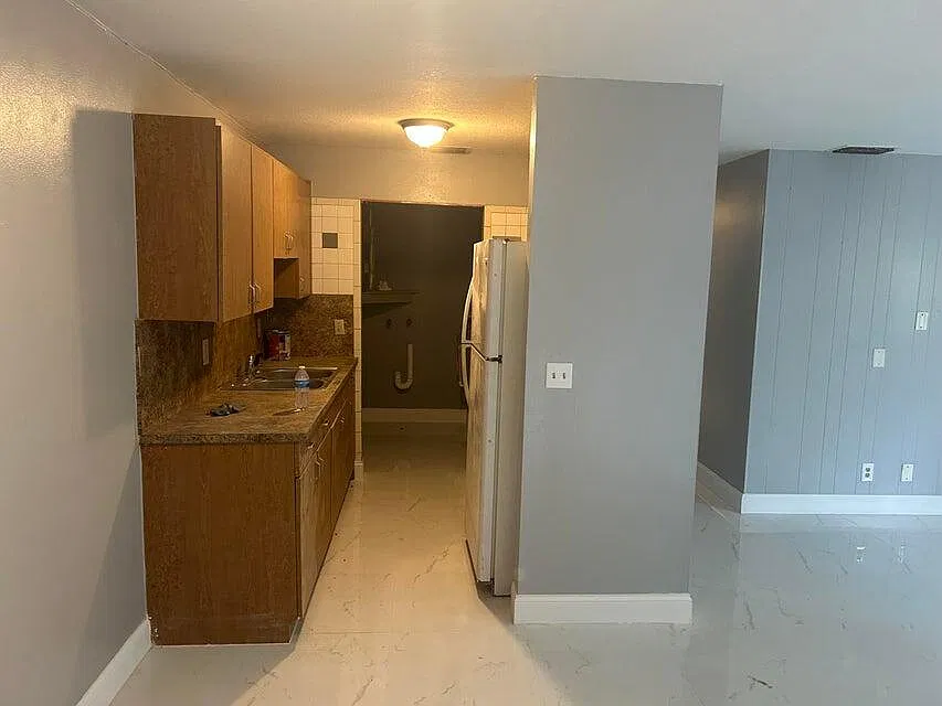 3 bed, 2.0 bath, 2832 sqft, $3,200 — Photo 3