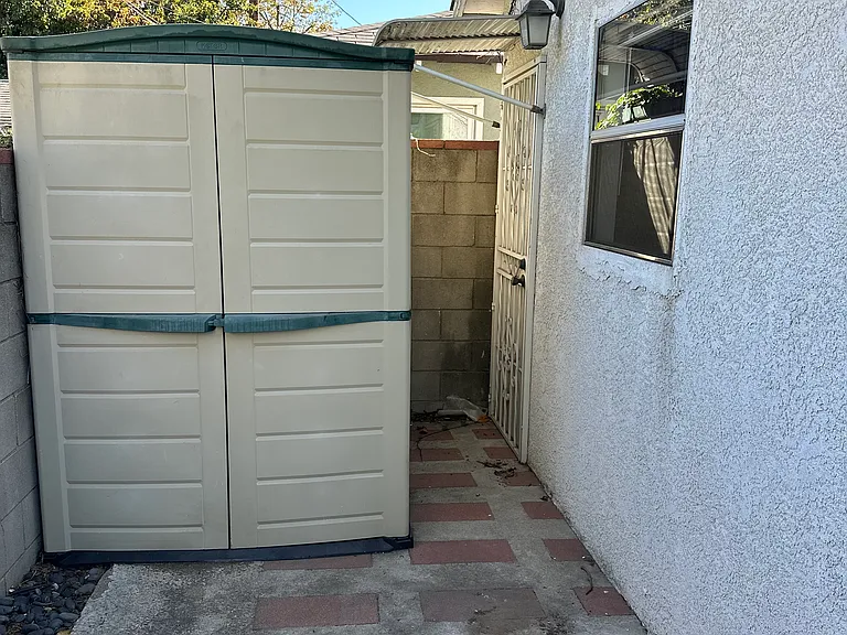 Private shed and patio