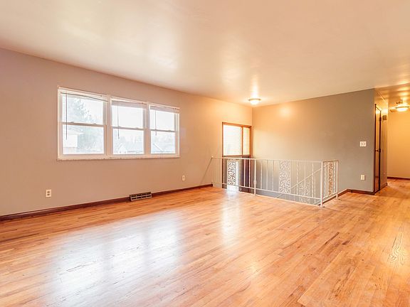 5th image of 9616 Taylor Ct NW