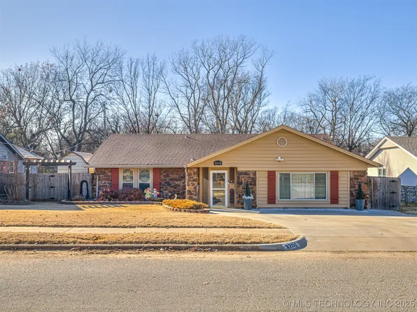 3200 S Magnolia Dr, Sand Springs, OK 74063