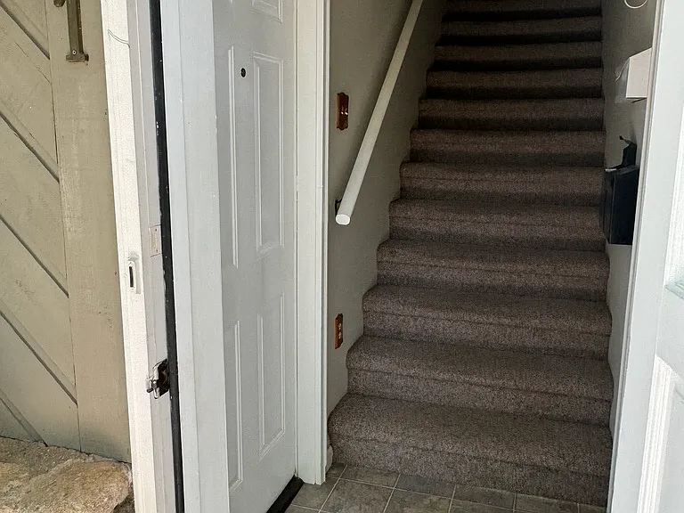 1 College Cres — Photo 16