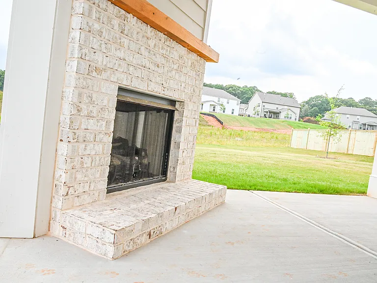 628 Sidney Ct — Photo 88