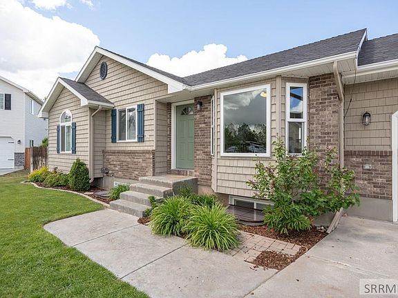 2nd image of 4016 E Journee Cir