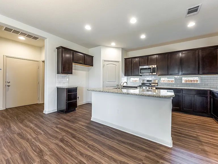 16809 Aventura Ave — Photo 24