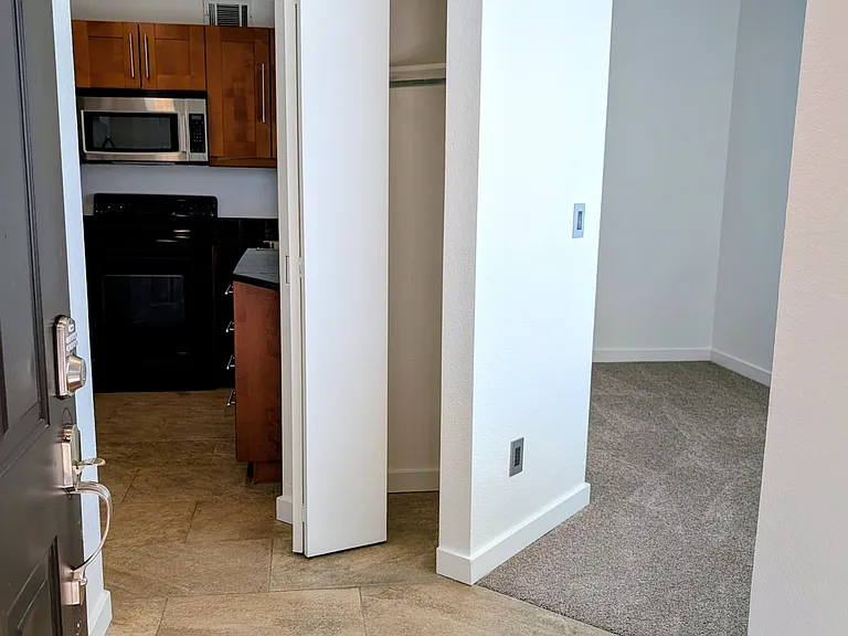 6001 S Yosemite St #B204 — Photo 2