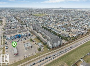 3425 19th St NW #404, Edmonton, AB T6T2B5