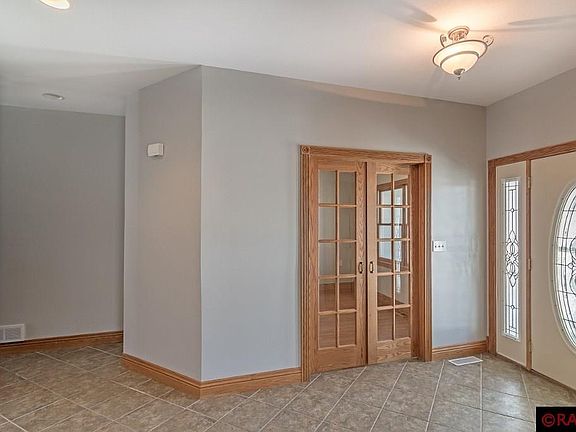2nd image of 2210 Evergreen Dr