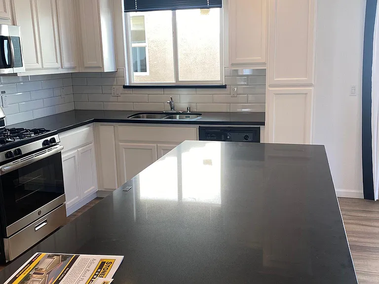 726 Andrea Dr — Photo 5
