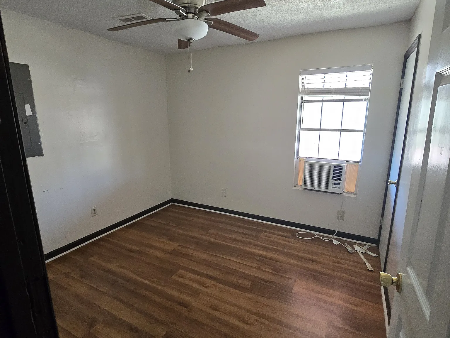 4 bed, 1800 sqft, $1,495 — Photo 3