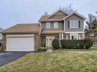 581 Adam Ln, Carol Stream, IL 60188