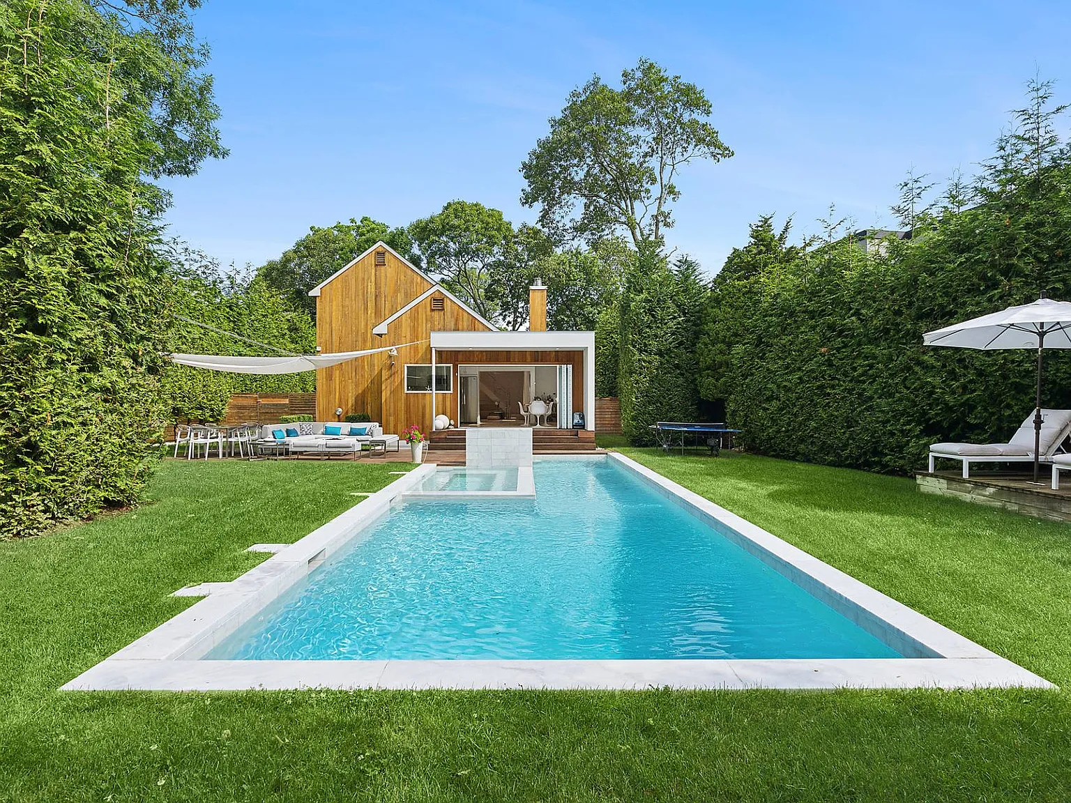 Renovated Beach Retreat In Sag Harbor Village! — Photo 2