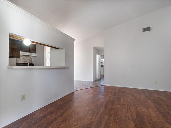 4th image of 1817 Prairie Knoll Ct #B