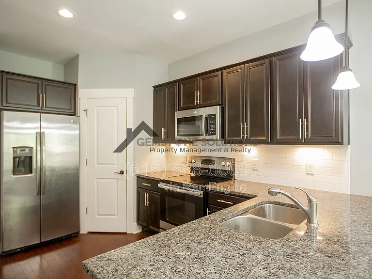 1041 Honey Bush Cir — Photo 15