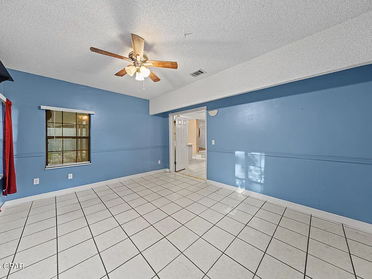 301 Fairway Blvd — Photo 25