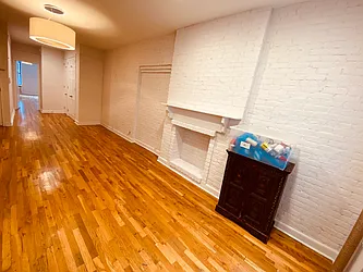 Rented by Metropolis Real Estate of Manhattan