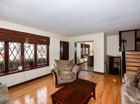 5th image of 733 Sherwood Ln