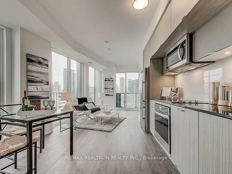575 Bloor St E #2208 — Photo 1