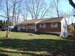 403 4th St, Green Lane, PA 18054